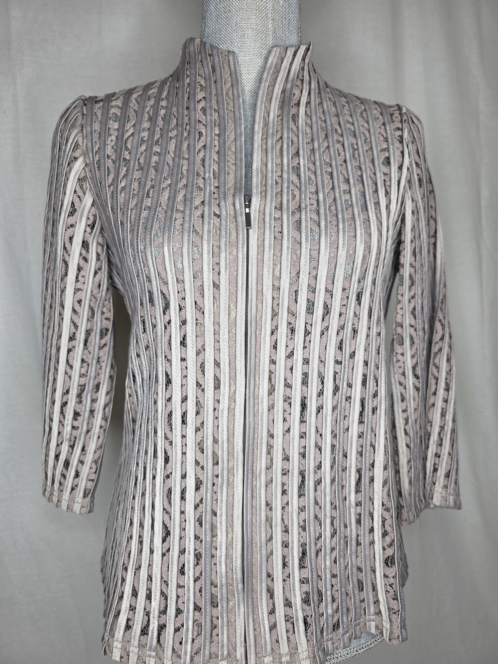 Chico's Pale Silver Taupe Striped Lace Zip-Front Blazer Sz Small - Picture 1 of 6